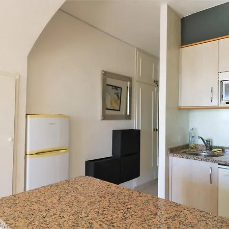 Isla De 1-24 * Roses