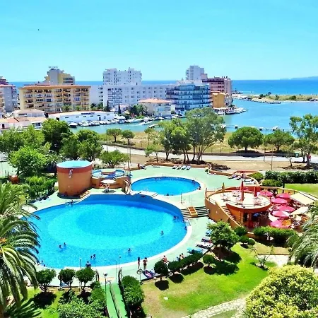Isla De 1-24 Apartment