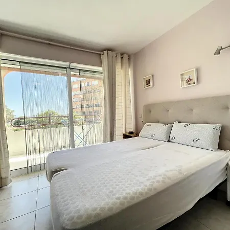 Isla De 1-24 * Roses